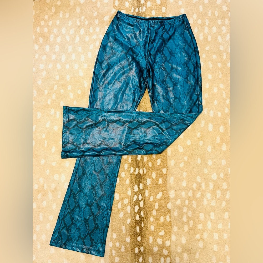 Rock n Roll 🎸 Blue Snake Print Pants